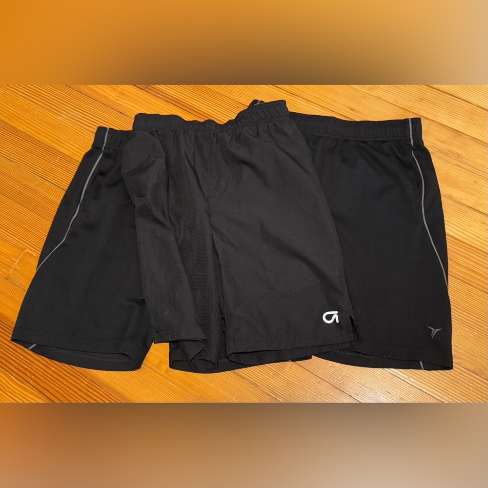 4 pairs black Boys Size L GAP & Old Navy shorts